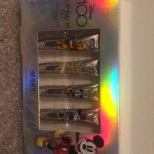 NWT mad beauty Disney lip balm set
